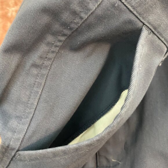 Britannia Mens Loose Fit Navy Blue Pleated Front Shorts Size 36 100% Cotton NWT - Picture 8 of 9